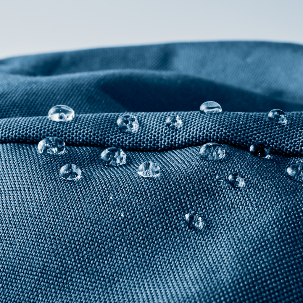 Traitements de surfaces pour procédés d’ajout de charges textile