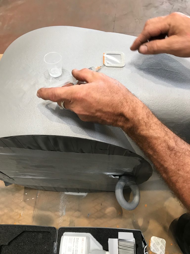 Test de Bresle pour échantillonner une surface par «extraction de surface».